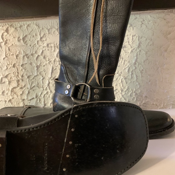 Balenciaga Santiago Distressed Leather - Picture 13 of 16